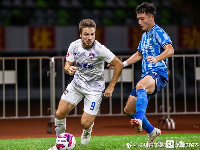  里昂锋线全面开花，多点开花助球队重返胜轨